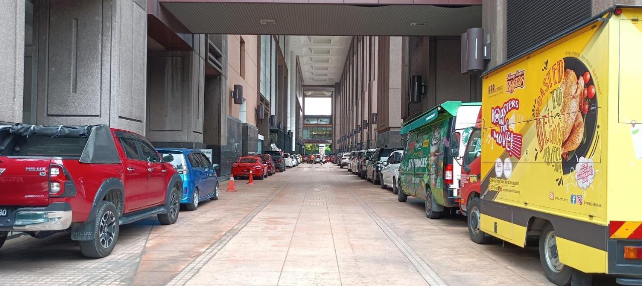 PLAZA Apartment at Berjaya Times Square KL Kuala Lumpur Bagian luar foto